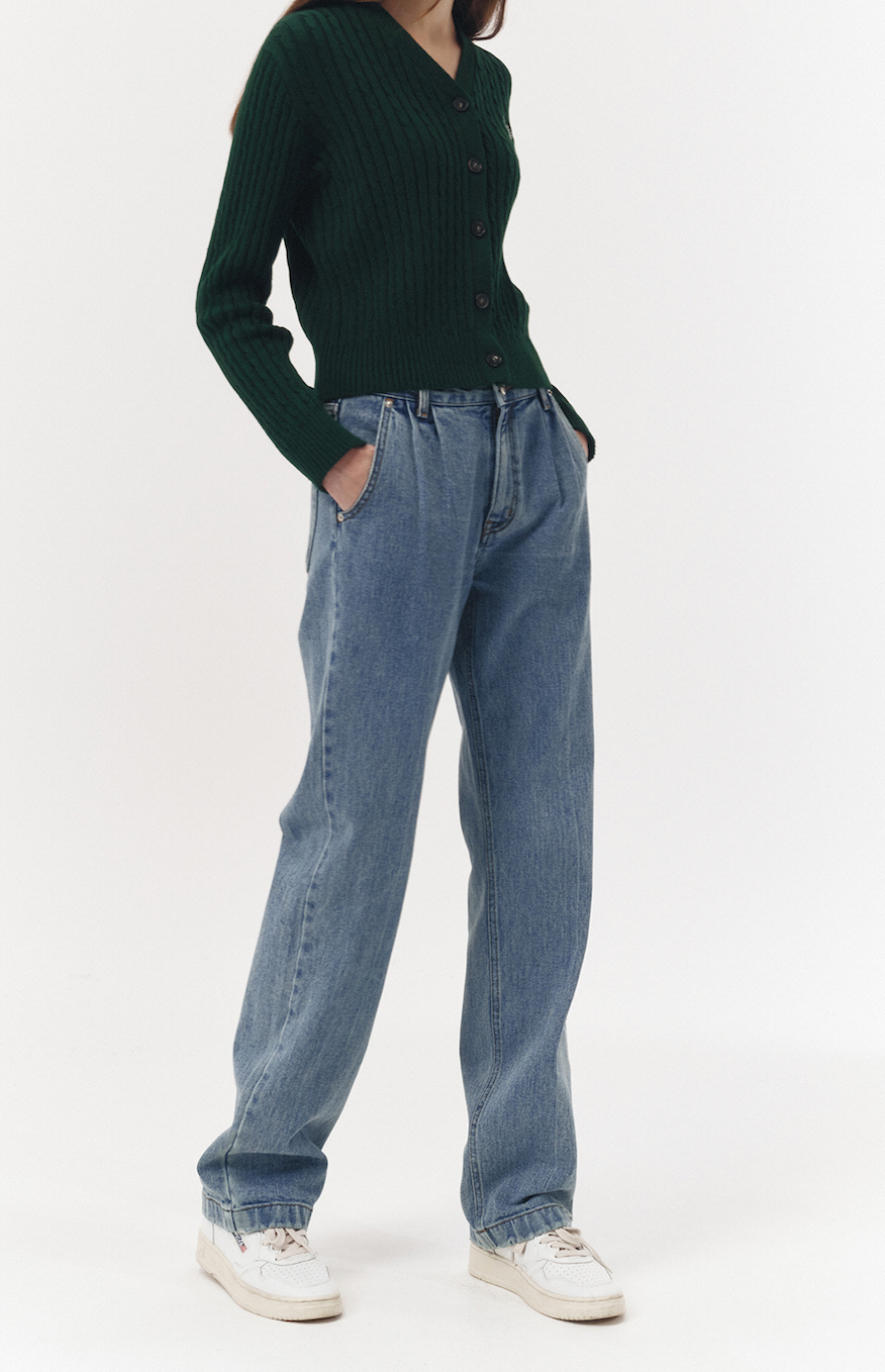 Semi-wide Tucked Jeans (Light Blue)