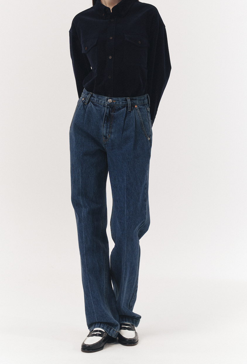 Semi-wide Tucked Jeans (Mid Blue)