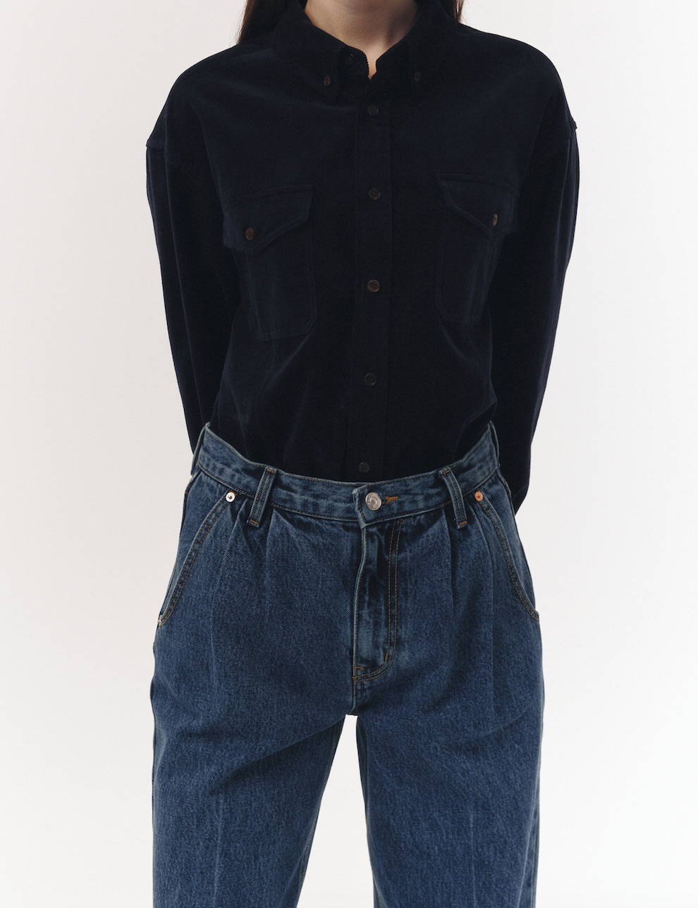 Semi-wide Tucked Jeans (Mid Blue)