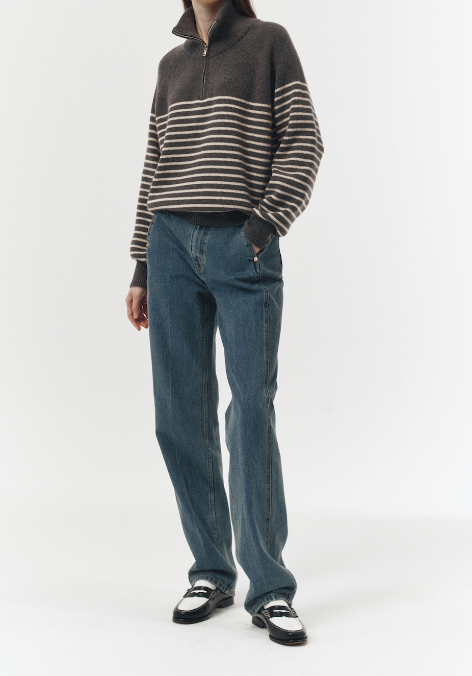 Classic Semi-Wide Jeans (Light Blue)