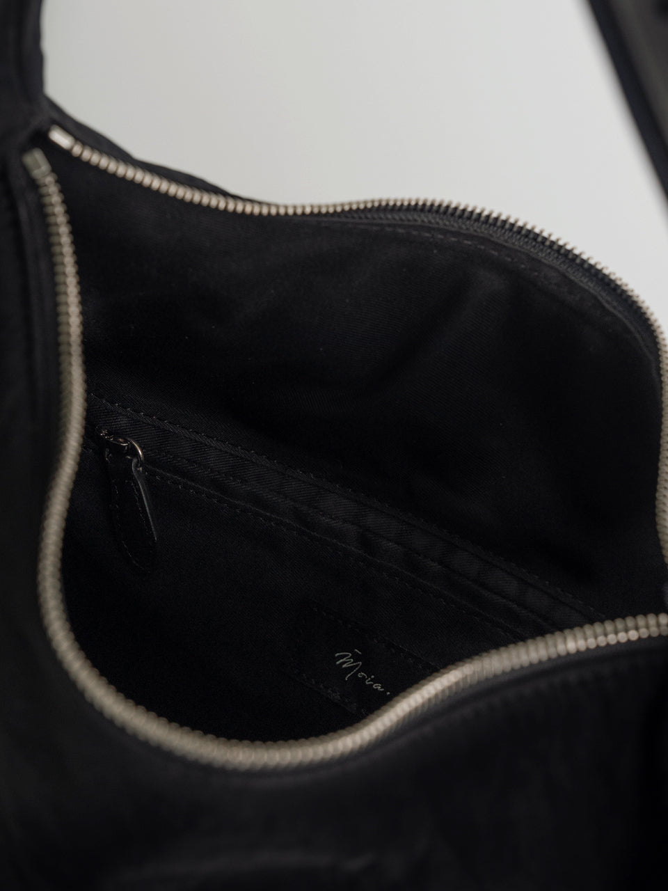 Curved Pillow Bag (Black)