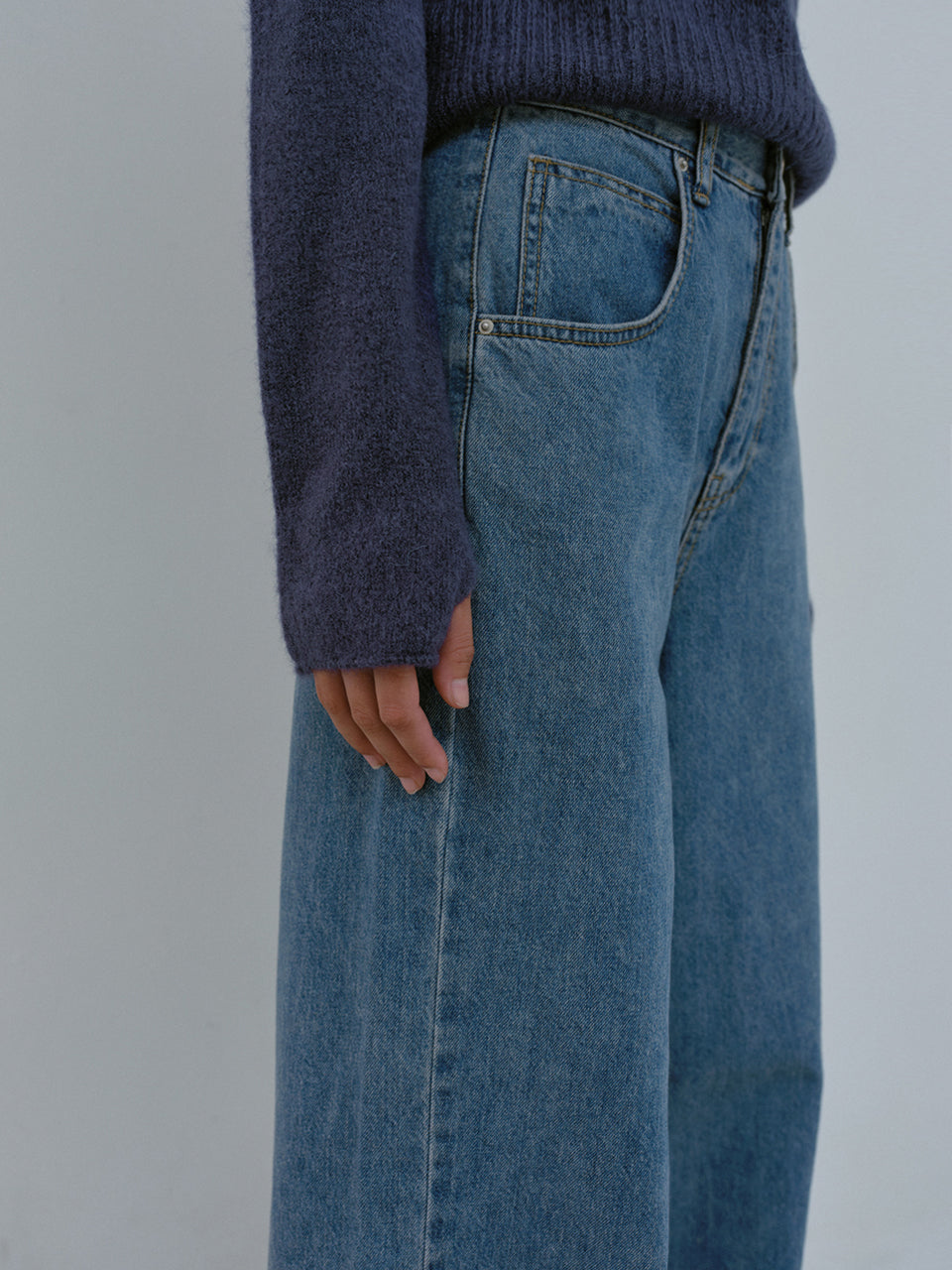 Finger Hole Knit (Deep Blue)