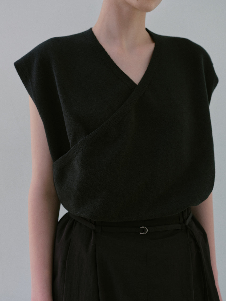 Unbalance Vest (Black)